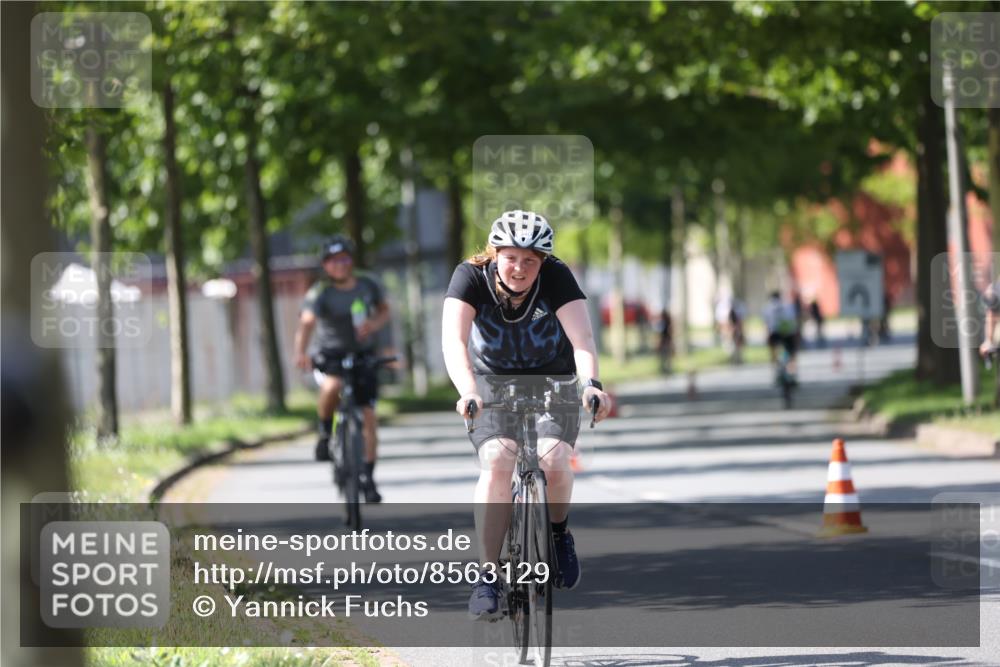 10.08.2025 - GEWOBA Citytriathlon Bremen Yannick Fuchs http://msf.ph/oto/8563129 10.08.2025 14:35:07 Radfahren 23, 31, 43, 68, 72, 264, 268, 340, 398, 413, 430 meine-sportfotos.de