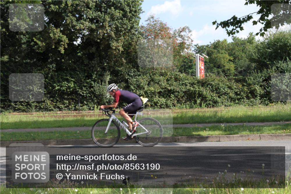 10.08.2025 - GEWOBA Citytriathlon Bremen Yannick Fuchs http://msf.ph/oto/8563190 10.08.2025 10:45:26 Radfahren 187, 412 meine-sportfotos.de