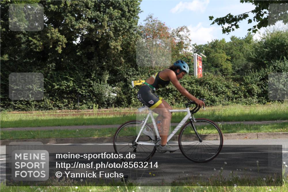 10.08.2025 - GEWOBA Citytriathlon Bremen Yannick Fuchs http://msf.ph/oto/8563214 10.08.2025 10:46:07 Radfahren 437, 510 meine-sportfotos.de