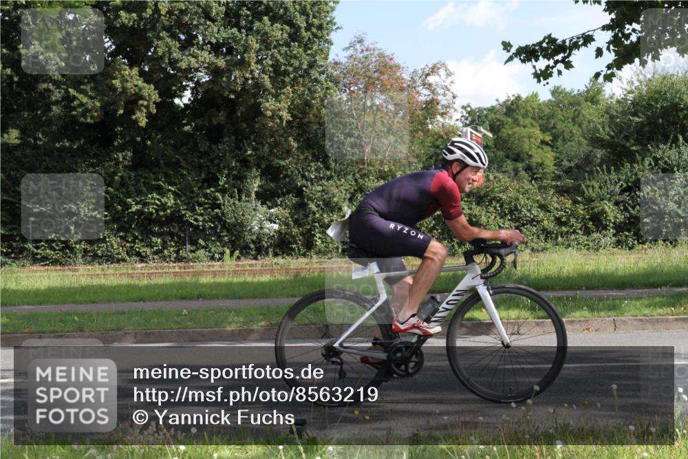 10.08.2025 - GEWOBA Citytriathlon Bremen Yannick Fuchs http://msf.ph/oto/8563219 10.08.2025 10:46:18 Radfahren 437, 510 meine-sportfotos.de