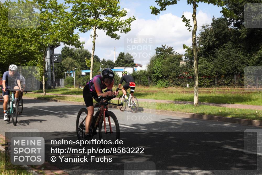 10.08.2025 - GEWOBA Citytriathlon Bremen Yannick Fuchs http://msf.ph/oto/8563222 10.08.2025 12:34:36 Radfahren 584, 591, 632, 686, 736, 826, 841, 891, 912, 914, 1027, 1037 meine-sportfotos.de