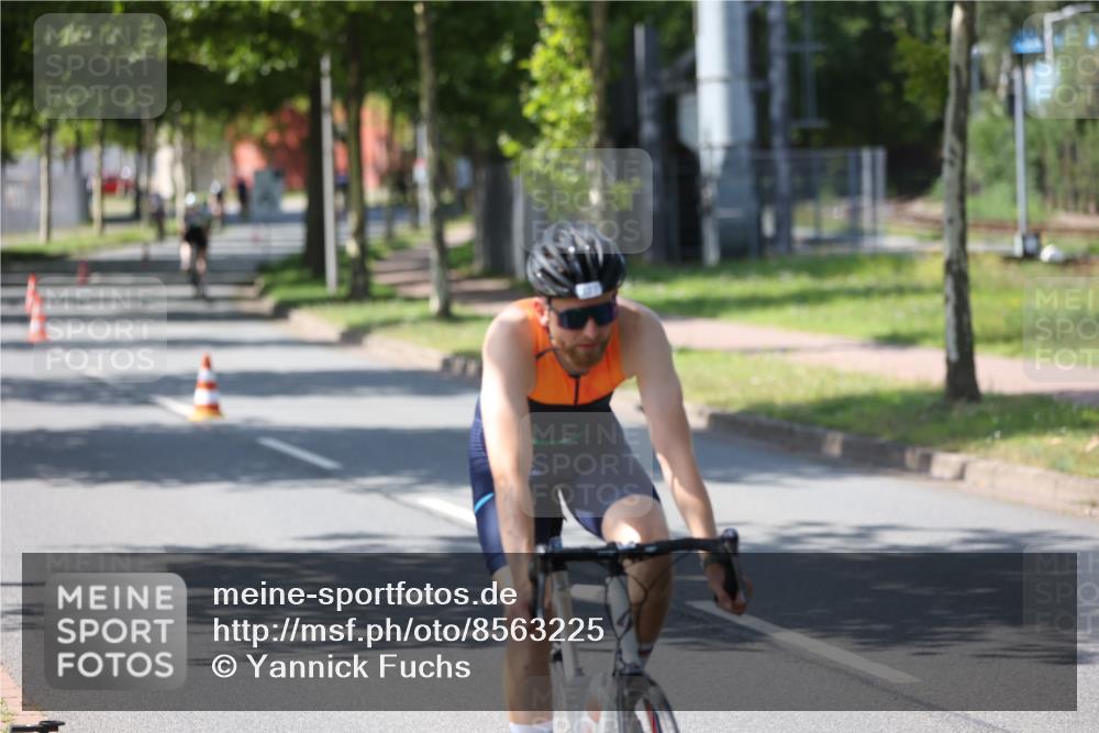 10.08.2025 - GEWOBA Citytriathlon Bremen Yannick Fuchs http://msf.ph/oto/8563225 10.08.2025 14:35:26 Radfahren 38, 43, 98, 108, 127, 133, 233, 264, 319, 398, 414 meine-sportfotos.de