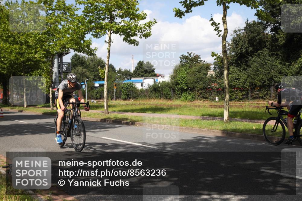 10.08.2025 - GEWOBA Citytriathlon Bremen Yannick Fuchs http://msf.ph/oto/8563236 10.08.2025 12:34:43 Radfahren 556, 584, 591, 632, 736, 826, 841, 914, 1027, 1037 meine-sportfotos.de