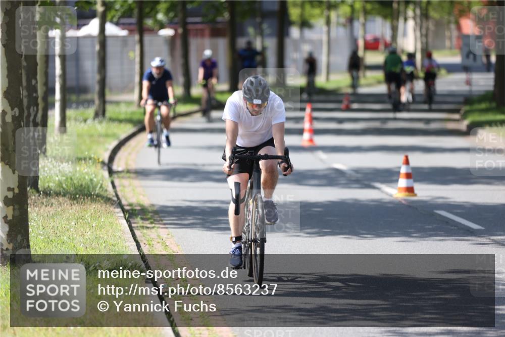 10.08.2025 - GEWOBA Citytriathlon Bremen Yannick Fuchs http://msf.ph/oto/8563237 10.08.2025 14:35:38 Radfahren 64, 108, 173, 233, 319, 339, 395, 421 meine-sportfotos.de