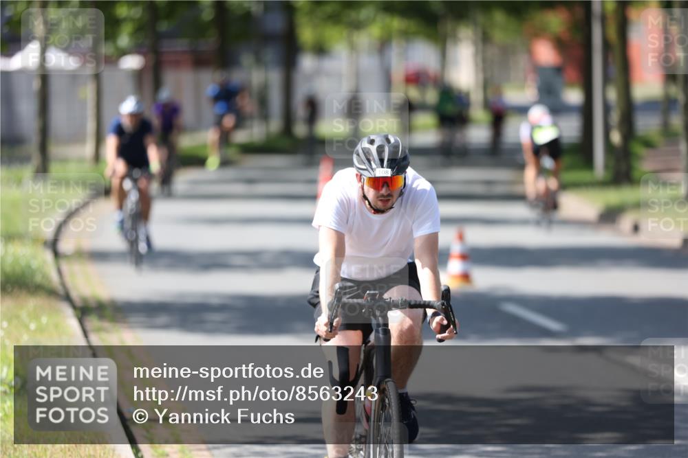 10.08.2025 - GEWOBA Citytriathlon Bremen Yannick Fuchs http://msf.ph/oto/8563243 10.08.2025 14:35:39 Radfahren 64, 108, 129, 173, 233, 319, 339, 395, 421 meine-sportfotos.de