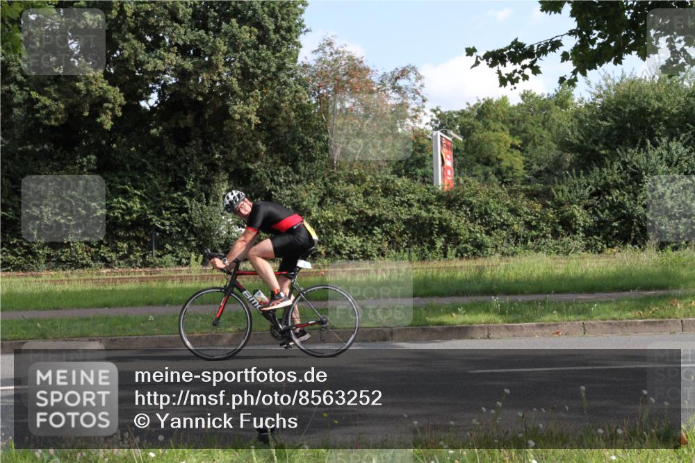10.08.2025 - GEWOBA Citytriathlon Bremen Yannick Fuchs http://msf.ph/oto/8563252 10.08.2025 10:47:09 Radfahren  meine-sportfotos.de