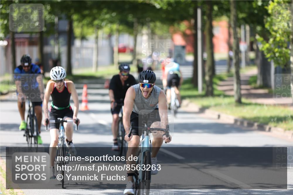 10.08.2025 - GEWOBA Citytriathlon Bremen Yannick Fuchs http://msf.ph/oto/8563263 10.08.2025 14:35:47 Radfahren 64, 108, 129, 173, 233, 319, 339, 395, 421 meine-sportfotos.de