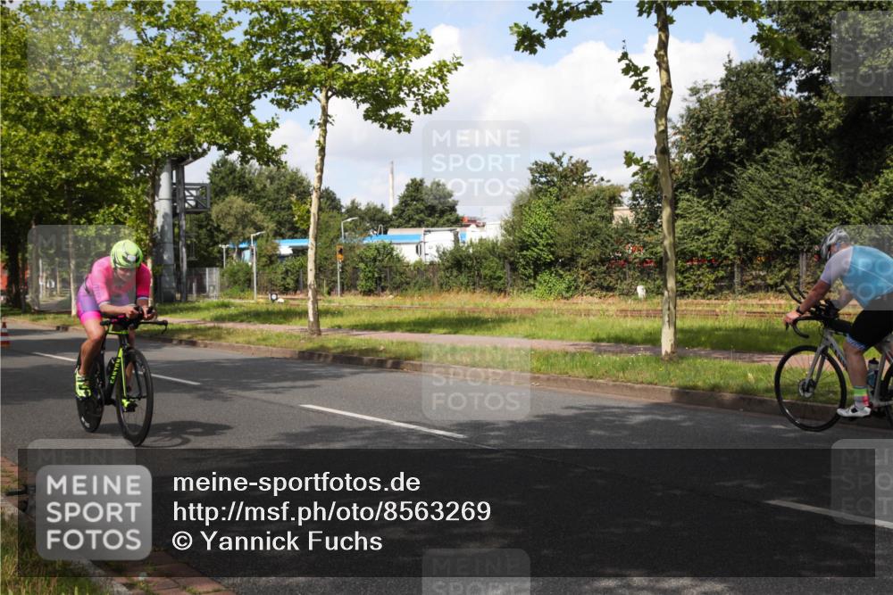 10.08.2025 - GEWOBA Citytriathlon Bremen Yannick Fuchs http://msf.ph/oto/8563269 10.08.2025 12:35:02 Radfahren 556, 558, 680, 707, 855, 902, 915, 956, 977, 1035 meine-sportfotos.de