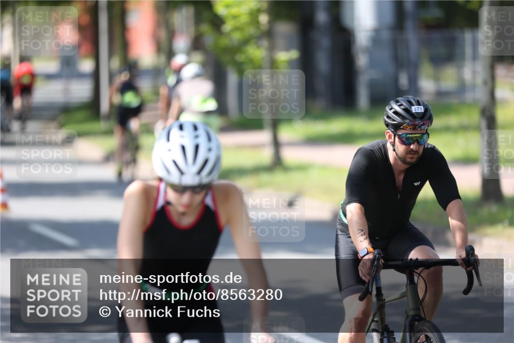 10.08.2025 - GEWOBA Citytriathlon Bremen Yannick Fuchs http://msf.ph/oto/8563280 10.08.2025 14:35:48 Radfahren 64, 108, 129, 173, 233, 319, 339, 395, 421 meine-sportfotos.de