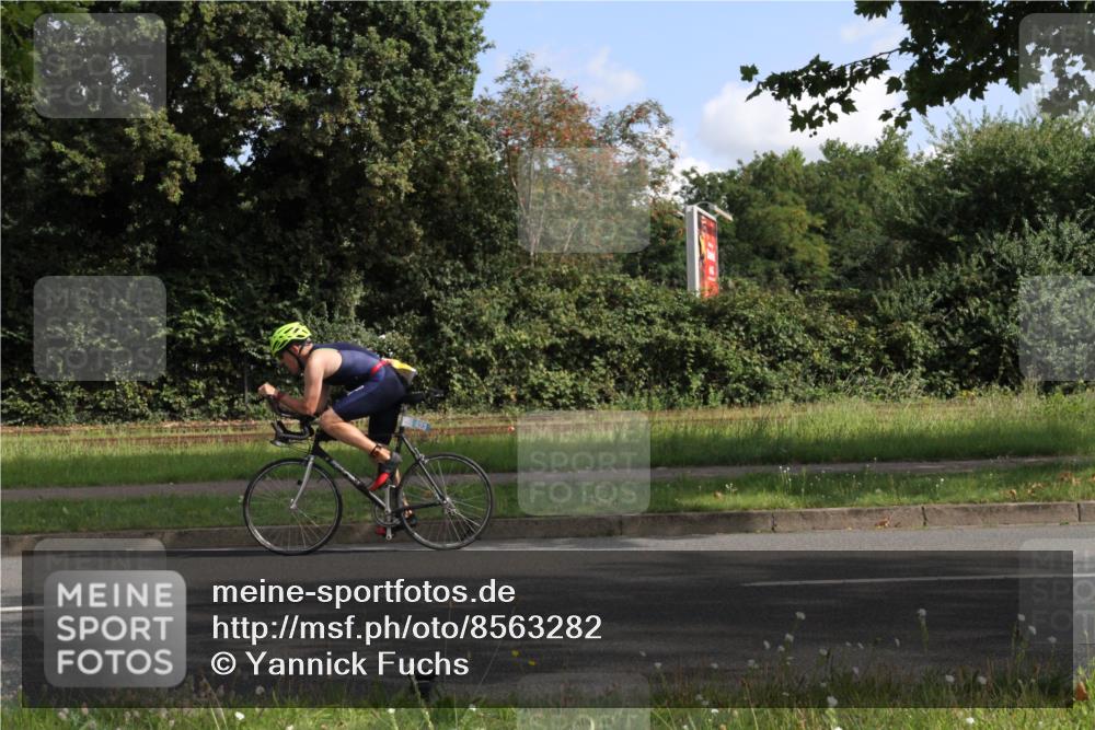 10.08.2025 - GEWOBA Citytriathlon Bremen Yannick Fuchs http://msf.ph/oto/8563282 10.08.2025 10:47:38 Radfahren 205, 433 meine-sportfotos.de