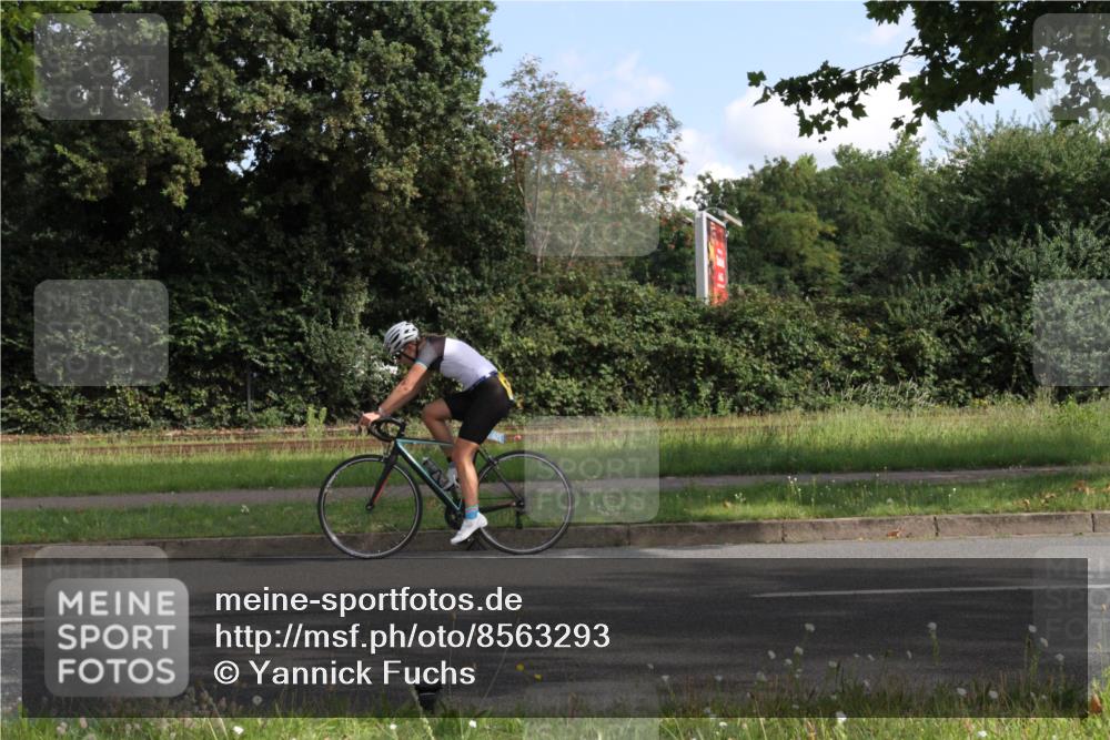 10.08.2025 - GEWOBA Citytriathlon Bremen Yannick Fuchs http://msf.ph/oto/8563293 10.08.2025 10:47:46 Radfahren 205, 433, 459 meine-sportfotos.de