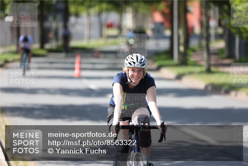 10.08.2025 - GEWOBA Citytriathlon Bremen Yannick Fuchs http://msf.ph/oto/8563322 10.08.2025 14:35:56 Radfahren 32, 64, 129, 173, 395, 437, 452 meine-sportfotos.de