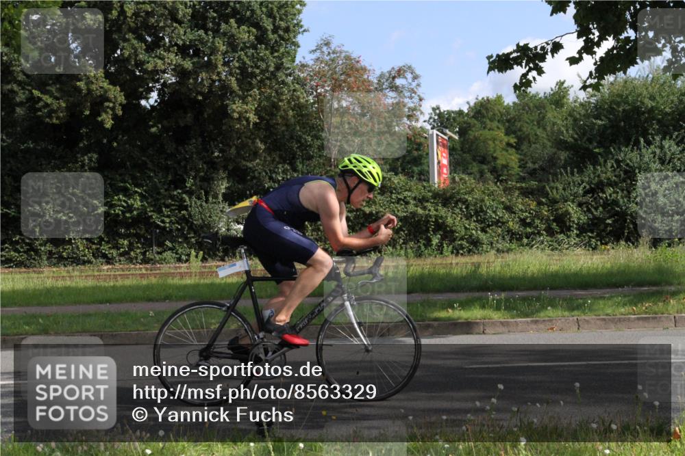 10.08.2025 - GEWOBA Citytriathlon Bremen Yannick Fuchs http://msf.ph/oto/8563329 10.08.2025 10:48:34 Radfahren 127, 129, 423, 434, 471, 494 meine-sportfotos.de