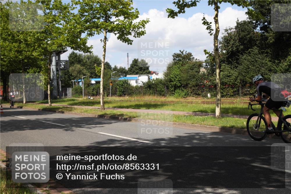 10.08.2025 - GEWOBA Citytriathlon Bremen Yannick Fuchs http://msf.ph/oto/8563331 10.08.2025 12:35:40 Radfahren 642, 719, 742, 763, 783, 833, 919, 933, 966 meine-sportfotos.de