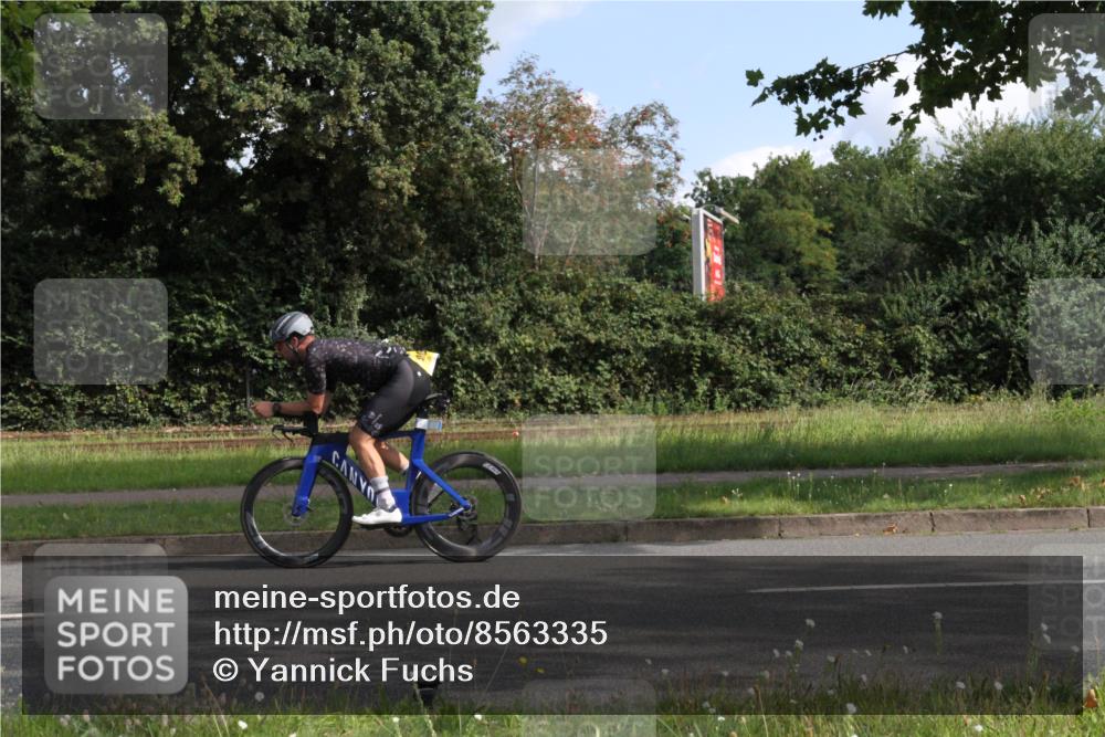 10.08.2025 - GEWOBA Citytriathlon Bremen Yannick Fuchs http://msf.ph/oto/8563335 10.08.2025 10:49:06 Radfahren 81, 105, 151, 213, 245, 420, 430 meine-sportfotos.de