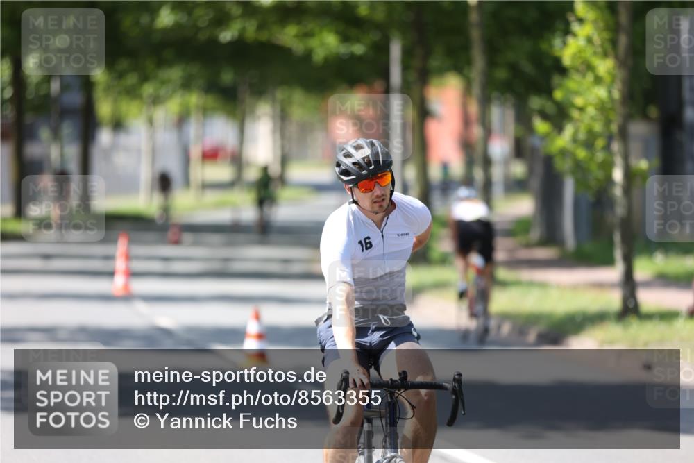 10.08.2025 - GEWOBA Citytriathlon Bremen Yannick Fuchs http://msf.ph/oto/8563355 10.08.2025 14:36:04 Radfahren 32, 129, 261, 437, 452 meine-sportfotos.de