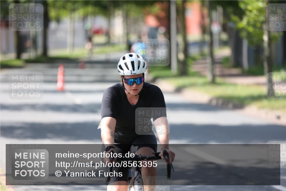 10.08.2025 - GEWOBA Citytriathlon Bremen Yannick Fuchs http://msf.ph/oto/8563395 10.08.2025 14:36:13 Radfahren 32, 261, 380, 437, 452 meine-sportfotos.de