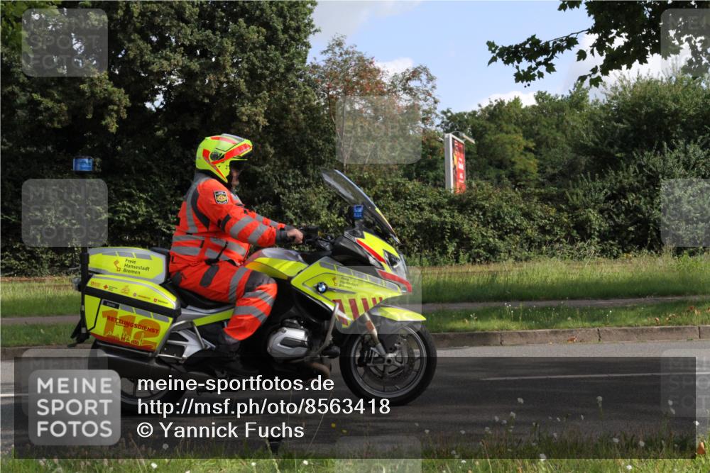 10.08.2025 - GEWOBA Citytriathlon Bremen Yannick Fuchs http://msf.ph/oto/8563418 10.08.2025 10:49:26 Radfahren 81, 151, 245, 387, 405, 407, 420, 430 meine-sportfotos.de