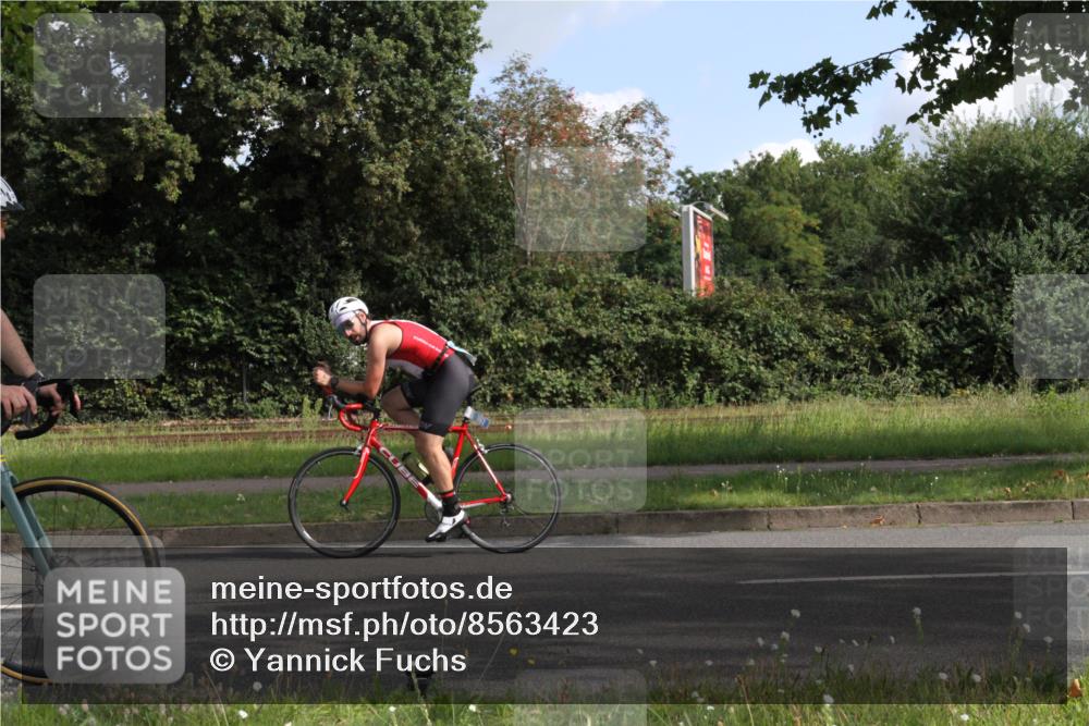 10.08.2025 - GEWOBA Citytriathlon Bremen Yannick Fuchs http://msf.ph/oto/8563423 10.08.2025 10:49:31 Radfahren 353, 387, 405, 407 meine-sportfotos.de