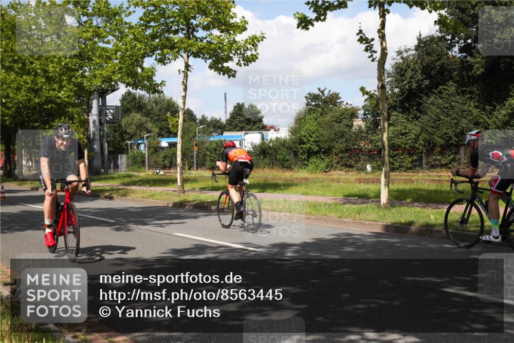 10.08.2025 - GEWOBA Citytriathlon Bremen Yannick Fuchs http://msf.ph/oto/8563445 10.08.2025 12:36:54 Radfahren 570, 631, 678, 701, 734, 739, 765, 982, 1029, 1033 meine-sportfotos.de