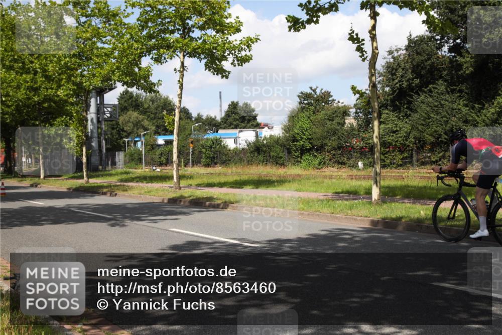 10.08.2025 - GEWOBA Citytriathlon Bremen Yannick Fuchs http://msf.ph/oto/8563460 10.08.2025 12:37:08 Radfahren 631, 678, 726, 734, 739, 804, 982, 1033 meine-sportfotos.de