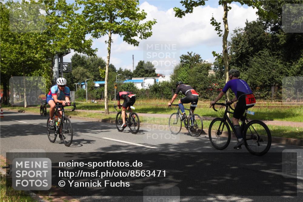 10.08.2025 - GEWOBA Citytriathlon Bremen Yannick Fuchs http://msf.ph/oto/8563471 10.08.2025 12:37:17 Radfahren 726, 804, 982 meine-sportfotos.de