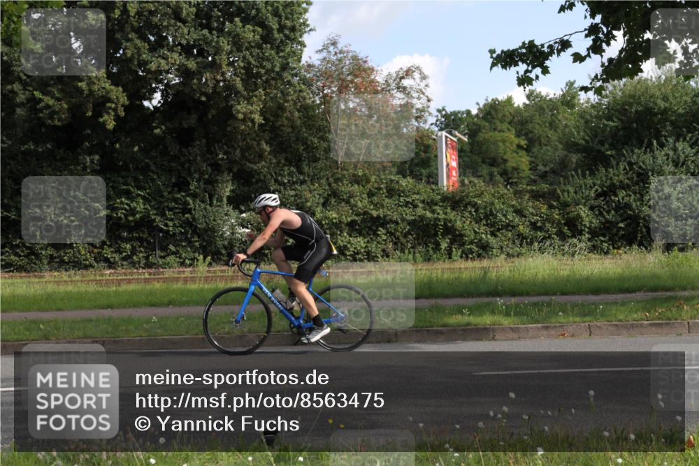 10.08.2025 - GEWOBA Citytriathlon Bremen Yannick Fuchs http://msf.ph/oto/8563475 10.08.2025 10:49:57 Radfahren 147, 408, 432, 441 meine-sportfotos.de