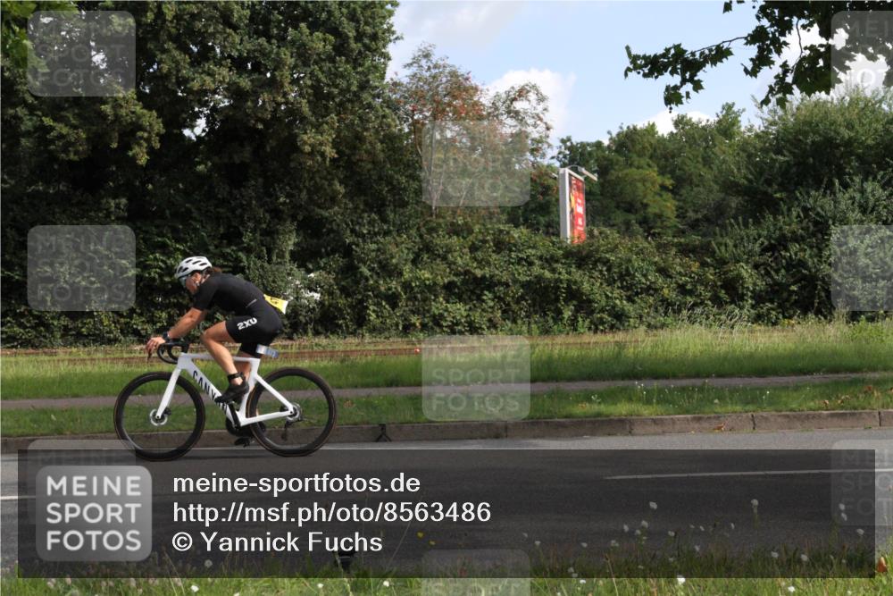 10.08.2025 - GEWOBA Citytriathlon Bremen Yannick Fuchs http://msf.ph/oto/8563486 10.08.2025 10:49:58 Radfahren 147, 408, 432, 441 meine-sportfotos.de
