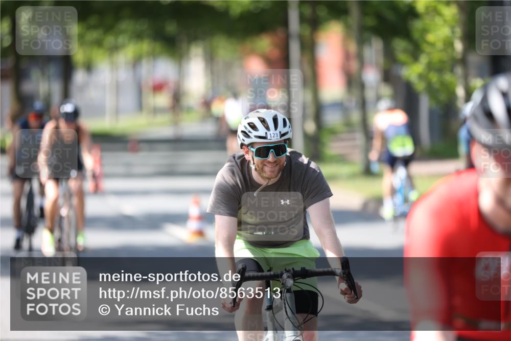 10.08.2025 - GEWOBA Citytriathlon Bremen Yannick Fuchs http://msf.ph/oto/8563513 10.08.2025 14:36:47 Radfahren 24, 41, 46, 106, 123, 136, 227, 239, 263, 285, 314, 521 meine-sportfotos.de