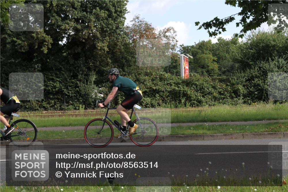 10.08.2025 - GEWOBA Citytriathlon Bremen Yannick Fuchs http://msf.ph/oto/8563514 10.08.2025 10:50:09 Radfahren 147, 406, 408, 426, 432, 441 meine-sportfotos.de