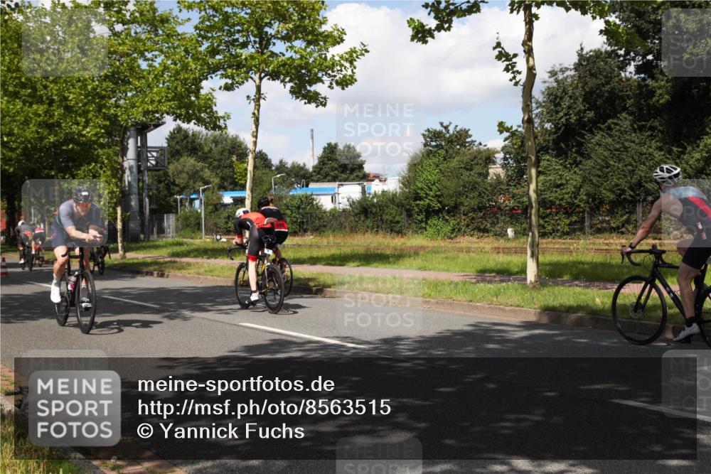 10.08.2025 - GEWOBA Citytriathlon Bremen Yannick Fuchs http://msf.ph/oto/8563515 10.08.2025 12:37:57 Radfahren 618, 761, 782 meine-sportfotos.de