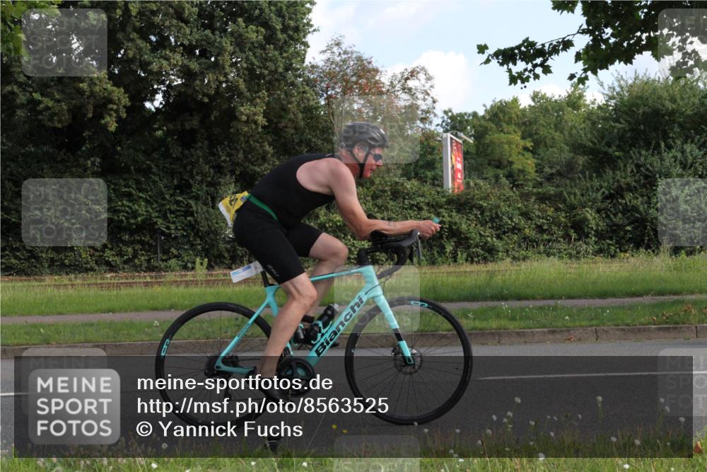 10.08.2025 - GEWOBA Citytriathlon Bremen Yannick Fuchs http://msf.ph/oto/8563525 10.08.2025 10:50:17 Radfahren 97, 161, 389, 406, 409, 426, 428, 441 meine-sportfotos.de