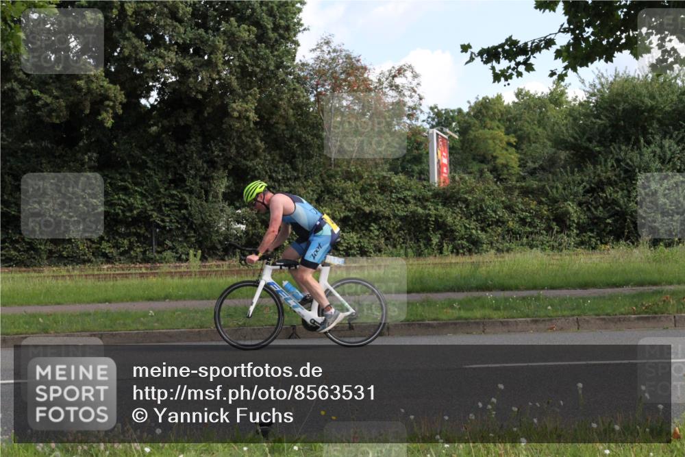 10.08.2025 - GEWOBA Citytriathlon Bremen Yannick Fuchs http://msf.ph/oto/8563531 10.08.2025 10:50:18 Radfahren 97, 161, 389, 406, 409, 426, 428 meine-sportfotos.de
