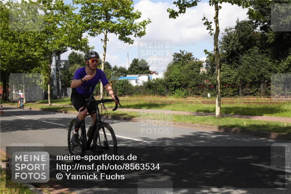 10.08.2025 - GEWOBA Citytriathlon Bremen Yannick Fuchs http://msf.ph/oto/8563534 10.08.2025 12:38:07 Radfahren 618, 671, 761, 764, 782, 784, 825, 844, 853, 1018 meine-sportfotos.de