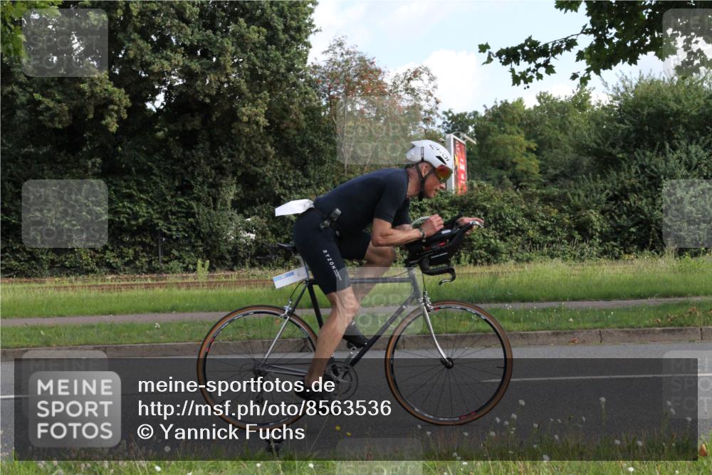 10.08.2025 - GEWOBA Citytriathlon Bremen Yannick Fuchs http://msf.ph/oto/8563536 10.08.2025 10:50:23 Radfahren 97, 161, 389, 406, 409, 426, 428 meine-sportfotos.de