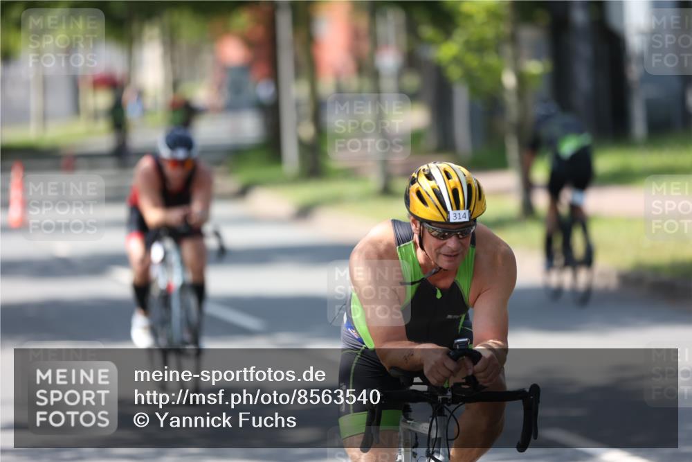10.08.2025 - GEWOBA Citytriathlon Bremen Yannick Fuchs http://msf.ph/oto/8563540 10.08.2025 14:36:53 Radfahren 24, 41, 46, 106, 123, 136, 227, 239, 240, 257, 263, 314, 521 meine-sportfotos.de