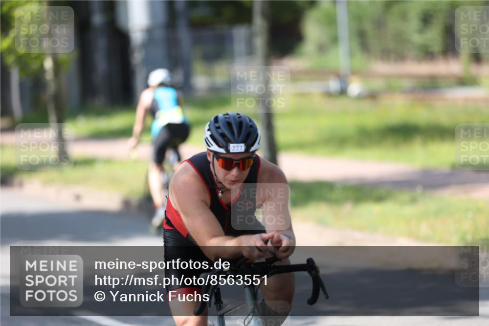 10.08.2025 - GEWOBA Citytriathlon Bremen Yannick Fuchs http://msf.ph/oto/8563551 10.08.2025 14:36:54 Radfahren 24, 41, 106, 123, 136, 227, 239, 240, 257, 263, 314, 521 meine-sportfotos.de