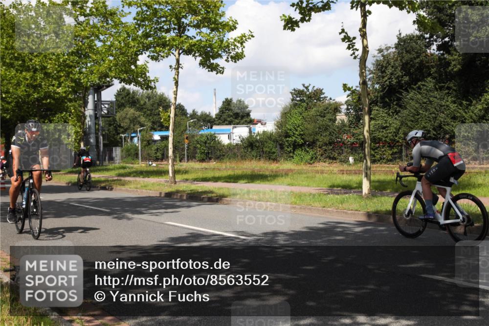 10.08.2025 - GEWOBA Citytriathlon Bremen Yannick Fuchs http://msf.ph/oto/8563552 10.08.2025 12:38:13 Radfahren 557, 671, 761, 764, 782, 784, 825, 844, 853, 1018 meine-sportfotos.de
