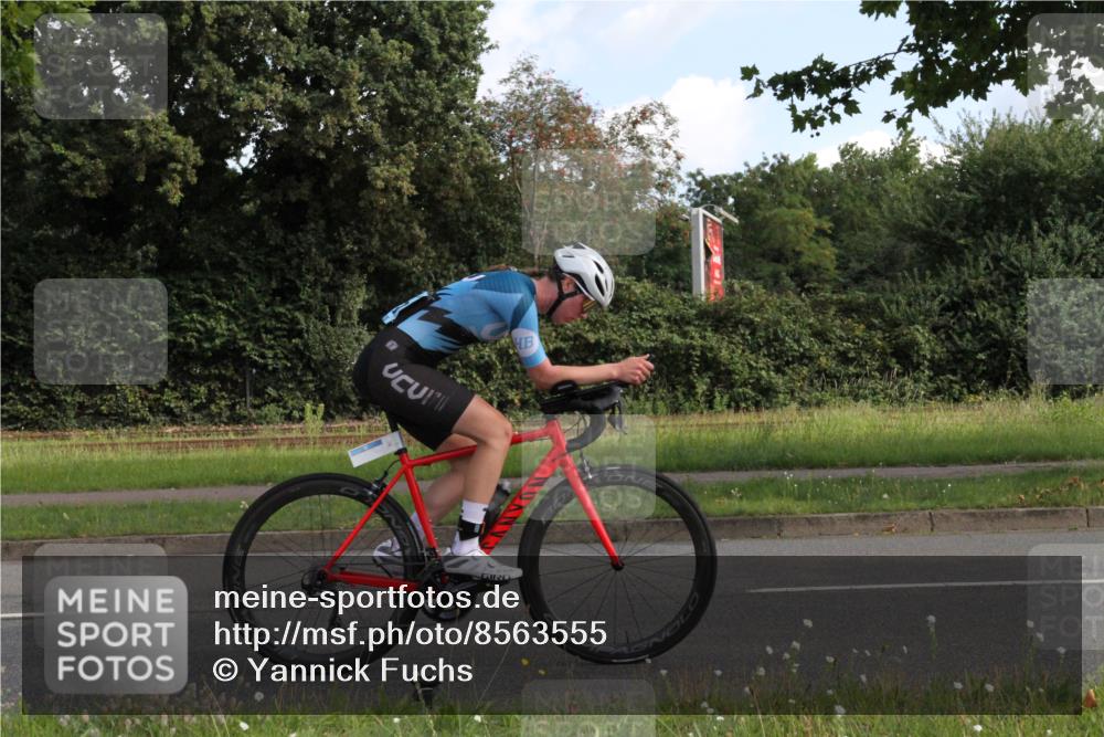 10.08.2025 - GEWOBA Citytriathlon Bremen Yannick Fuchs http://msf.ph/oto/8563555 10.08.2025 10:50:26 Radfahren 97, 161, 389, 406, 409, 426, 428 meine-sportfotos.de