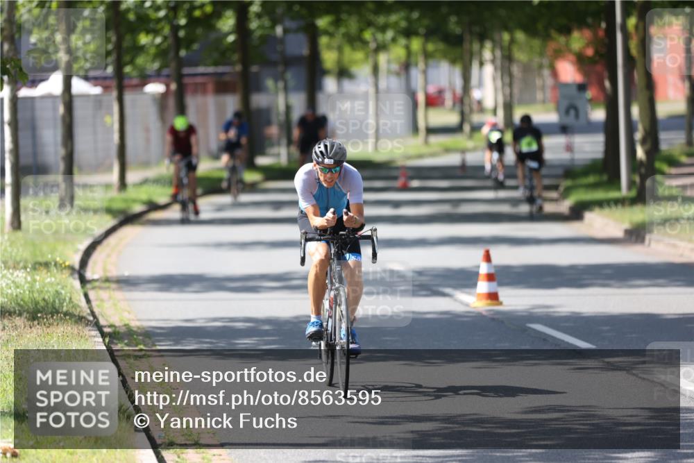 10.08.2025 - GEWOBA Citytriathlon Bremen Yannick Fuchs http://msf.ph/oto/8563595 10.08.2025 14:37:06 Radfahren 57, 78, 106, 121, 164, 227, 239, 240, 256, 257, 263 meine-sportfotos.de