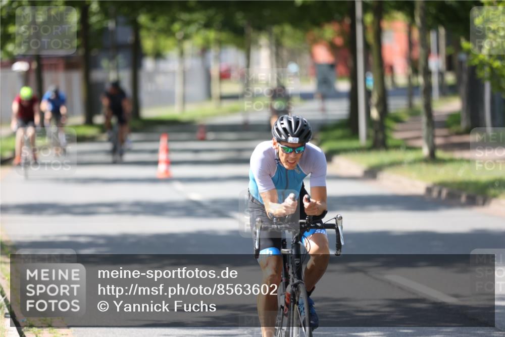 10.08.2025 - GEWOBA Citytriathlon Bremen Yannick Fuchs http://msf.ph/oto/8563602 10.08.2025 14:37:07 Radfahren 57, 78, 106, 121, 164, 201, 227, 239, 240, 256, 257, 263, 512 meine-sportfotos.de