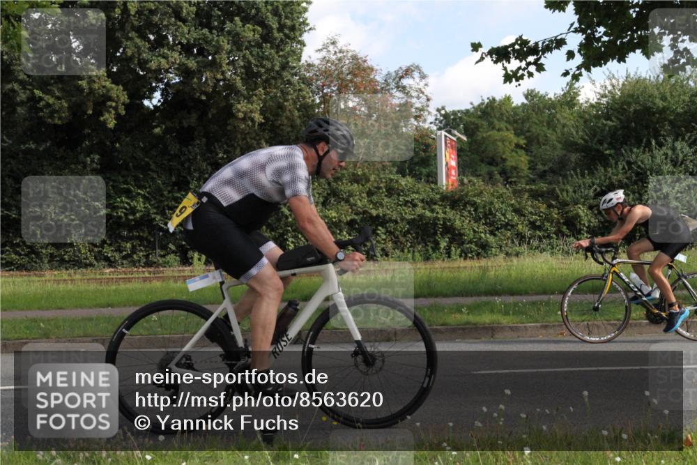 10.08.2025 - GEWOBA Citytriathlon Bremen Yannick Fuchs http://msf.ph/oto/8563620 10.08.2025 10:51:26 Radfahren 239, 396, 419 meine-sportfotos.de