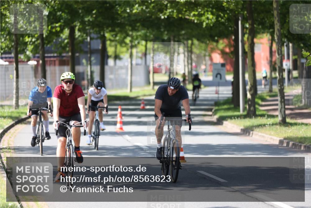 10.08.2025 - GEWOBA Citytriathlon Bremen Yannick Fuchs http://msf.ph/oto/8563623 10.08.2025 14:37:10 Radfahren 57, 78, 106, 121, 164, 201, 239, 240, 256, 257, 512 meine-sportfotos.de