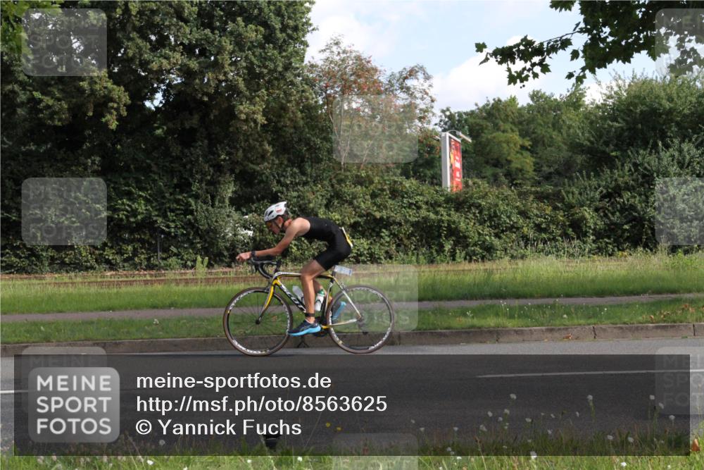 10.08.2025 - GEWOBA Citytriathlon Bremen Yannick Fuchs http://msf.ph/oto/8563625 10.08.2025 10:51:26 Radfahren 239, 396, 419 meine-sportfotos.de