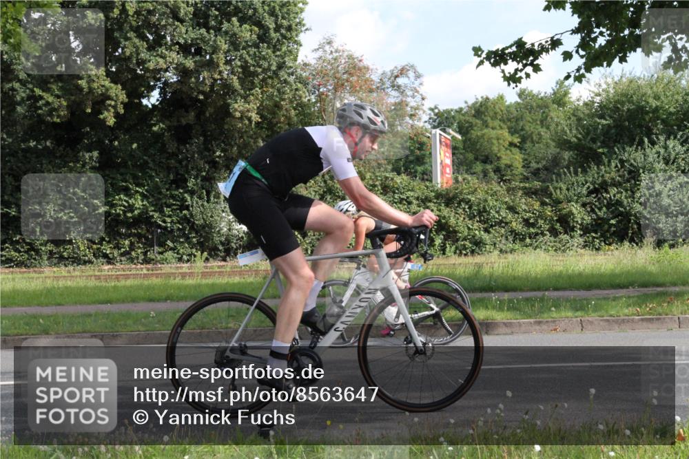 10.08.2025 - GEWOBA Citytriathlon Bremen Yannick Fuchs http://msf.ph/oto/8563647 10.08.2025 10:51:45 Radfahren 121, 241, 384, 483 meine-sportfotos.de