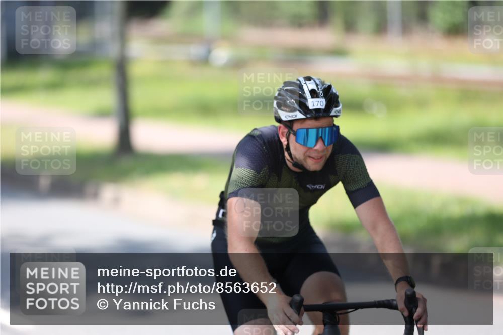 10.08.2025 - GEWOBA Citytriathlon Bremen Yannick Fuchs http://msf.ph/oto/8563652 10.08.2025 14:37:47 Radfahren 4, 63, 75, 116, 170, 191, 290, 528 meine-sportfotos.de