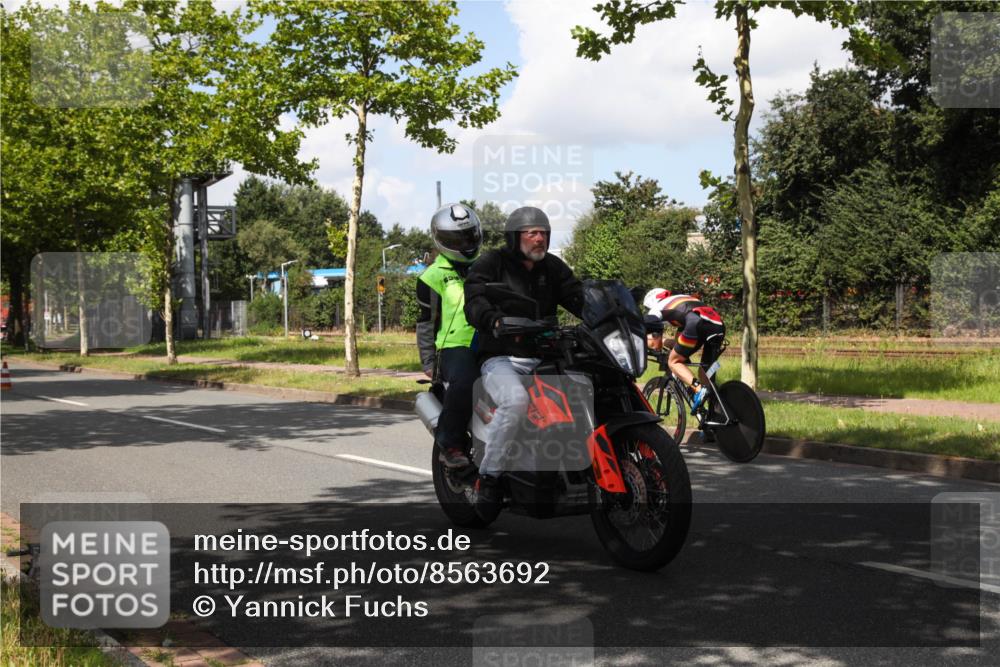 10.08.2025 - GEWOBA Citytriathlon Bremen Yannick Fuchs http://msf.ph/oto/8563692 10.08.2025 12:39:22 Radfahren 696, 709, 729, 758, 795, 869, 900, 1006 meine-sportfotos.de