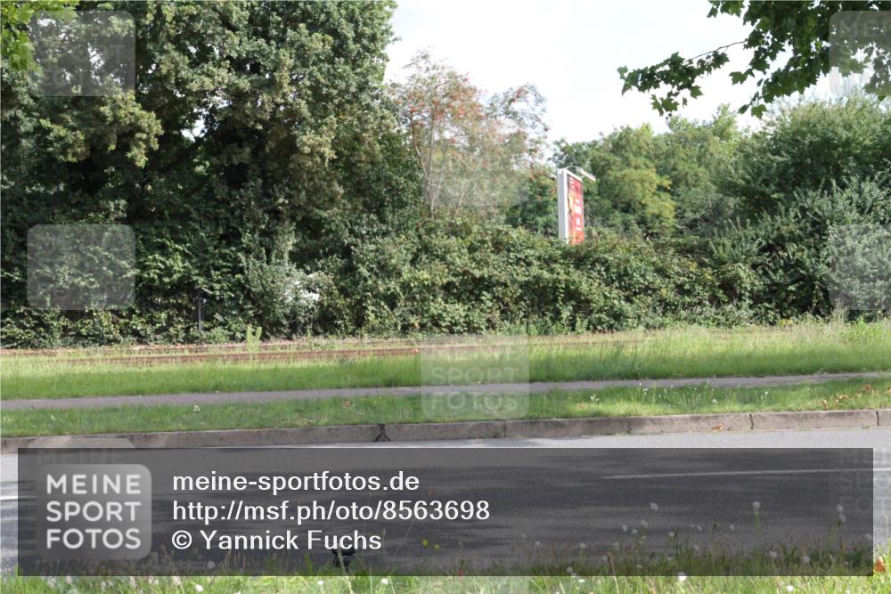 10.08.2025 - GEWOBA Citytriathlon Bremen Yannick Fuchs http://msf.ph/oto/8563698 10.08.2025 10:52:09 Radfahren 71, 137, 390, 392, 394, 476, 479 meine-sportfotos.de