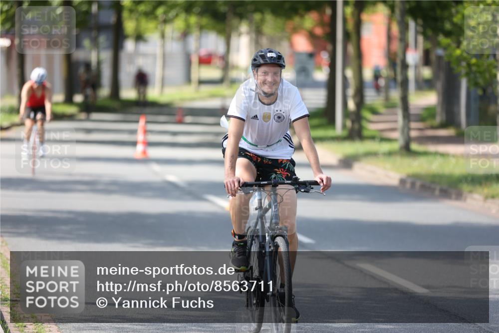 10.08.2025 - GEWOBA Citytriathlon Bremen Yannick Fuchs http://msf.ph/oto/8563711 10.08.2025 14:38:06 Radfahren 30, 54, 75, 81, 147, 152, 528 meine-sportfotos.de