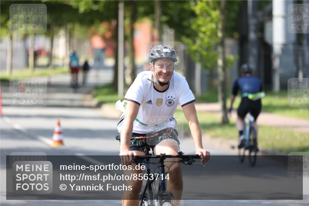 10.08.2025 - GEWOBA Citytriathlon Bremen Yannick Fuchs http://msf.ph/oto/8563714 10.08.2025 14:38:07 Radfahren 30, 54, 75, 81, 147, 152, 528 meine-sportfotos.de